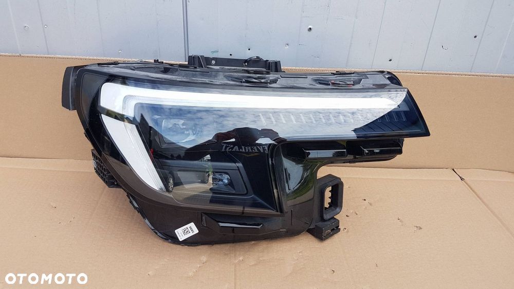 lampa przód prawa ford explorer ev full led r2kb-13e016cg