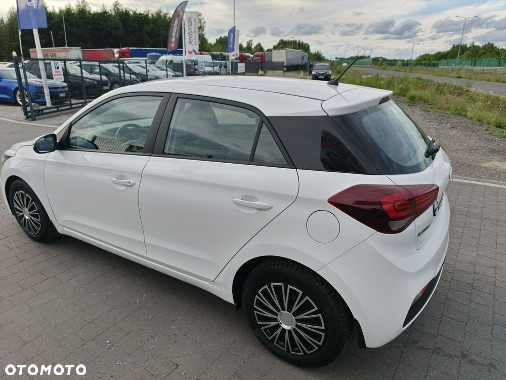 Hyundai i20 - 17