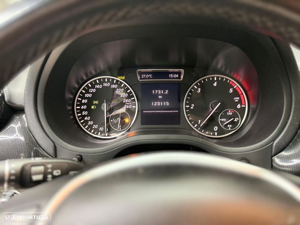 Mercedes-Benz B 180 d Progressive - 25