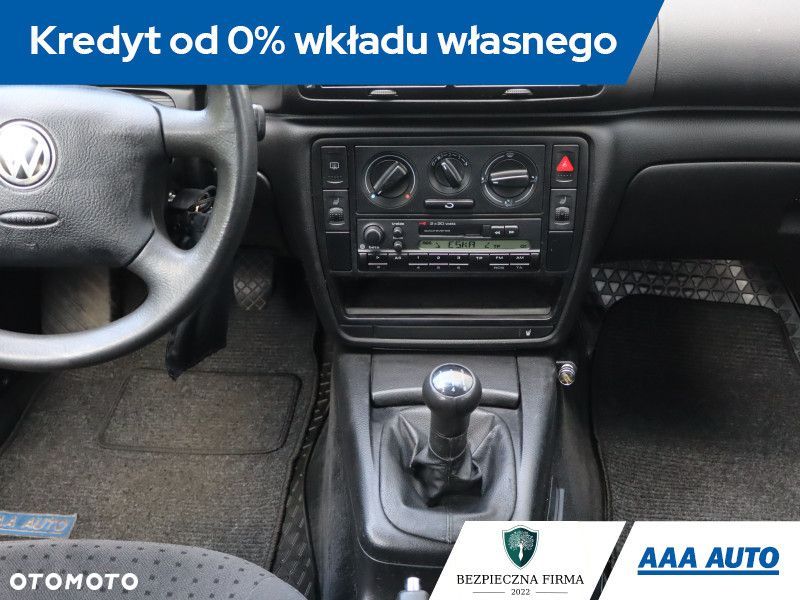 Volkswagen Passat - 13