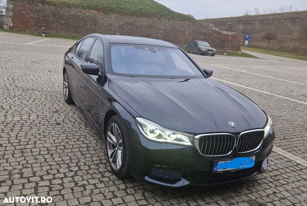 BMW Seria 7 740e iPerformance - 2