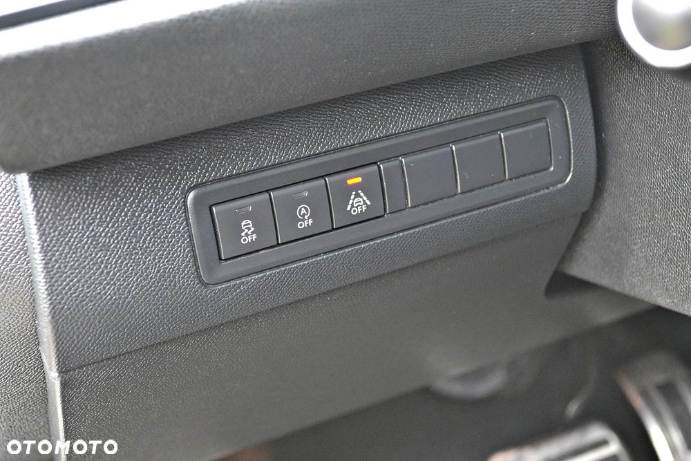 Peugeot 308 BlueHDi FAP 180 EAT8 Stop & Start GT - 34