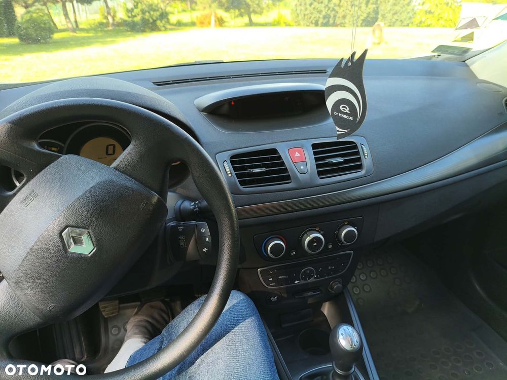 Renault Megane 1.6 16V Expression - 11