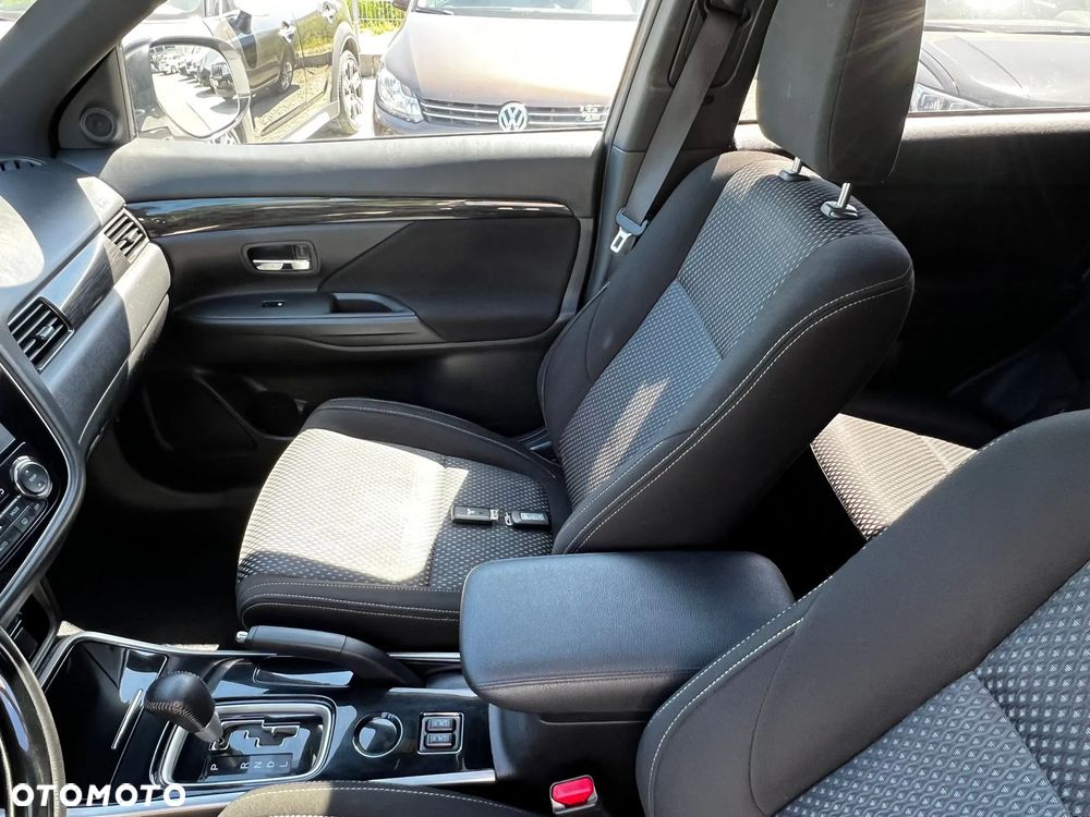 Mitsubishi Outlander 2.0 2WD CVT Diamant Edition+ - 13