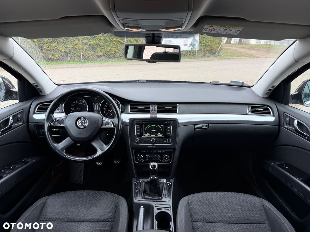 Skoda Superb 2.0 TDI Ambition - 23