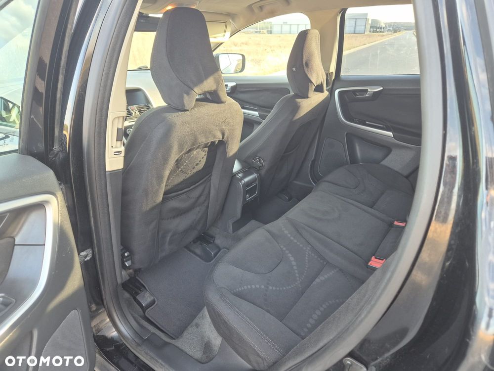 Volvo XC 60 D3 R Design - 14