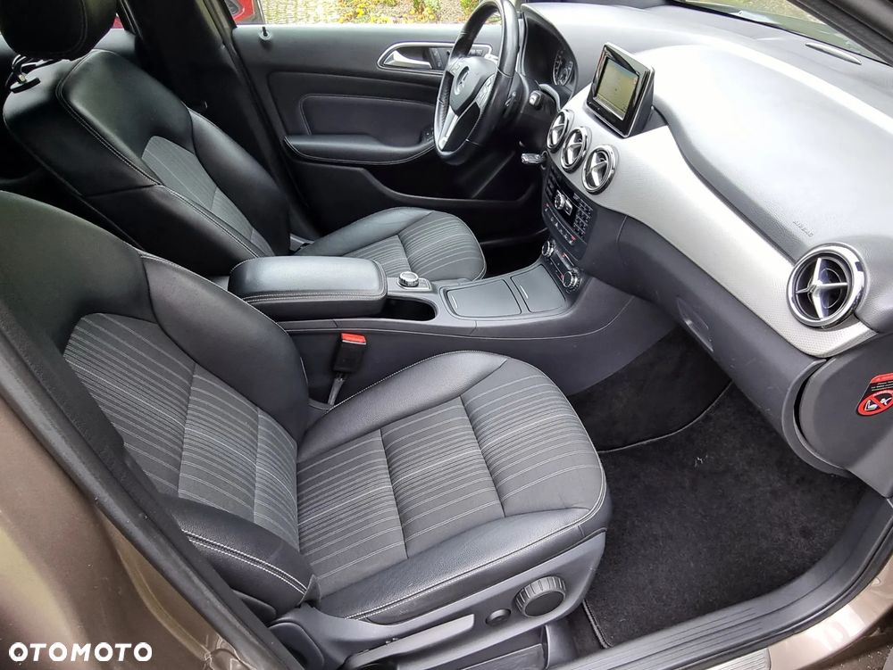 Mercedes-Benz Klasa B 180 CDI (BlueEFFICIENCY) 7G-DCT - 26