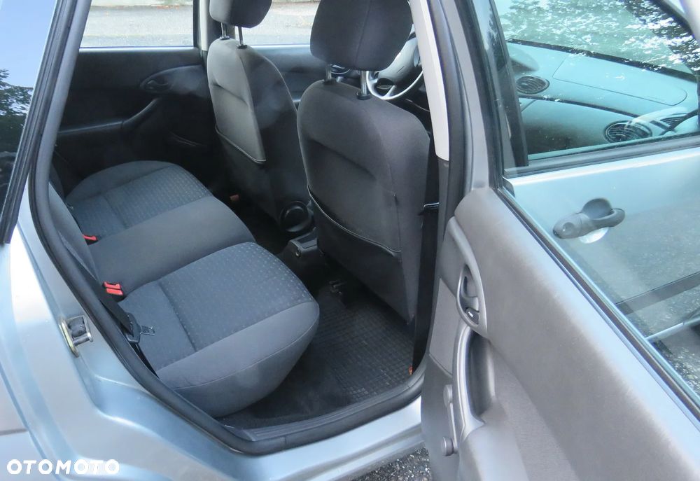 Ford Focus 1.8 Trend - 32