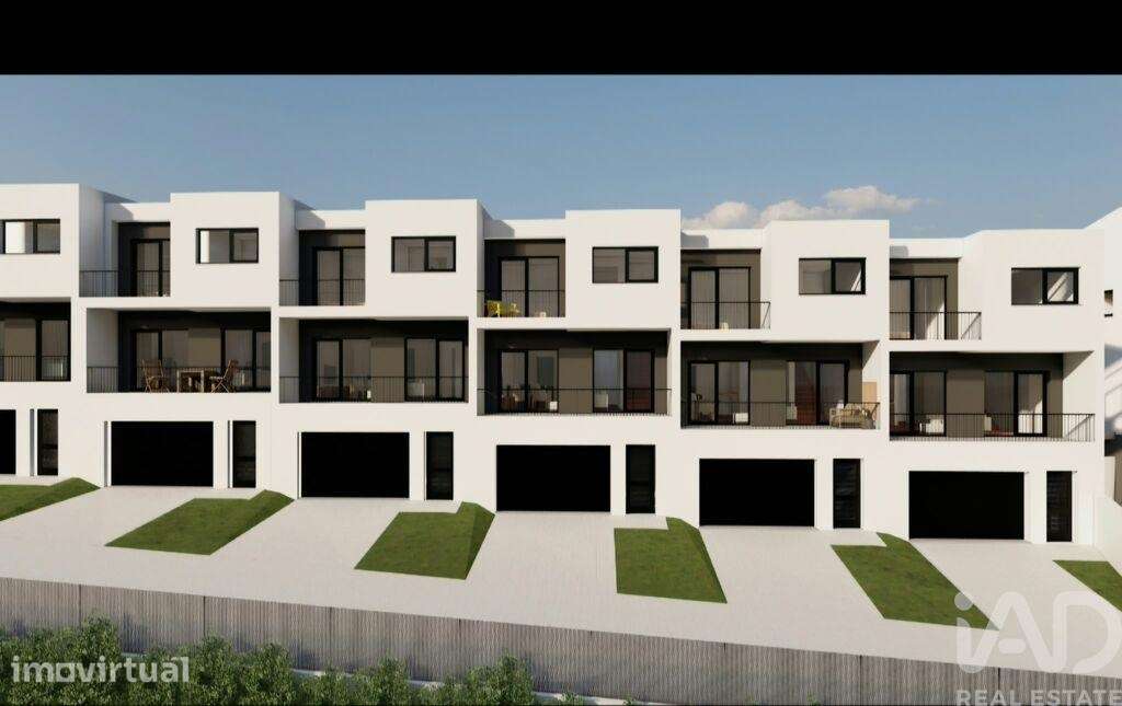 Casa / Villa T3 em Louredo de 234,00 m2 - Grande imagem: 2/8