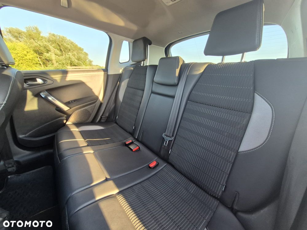 Peugeot 2008 1.6 BlueHDi Allure - 13
