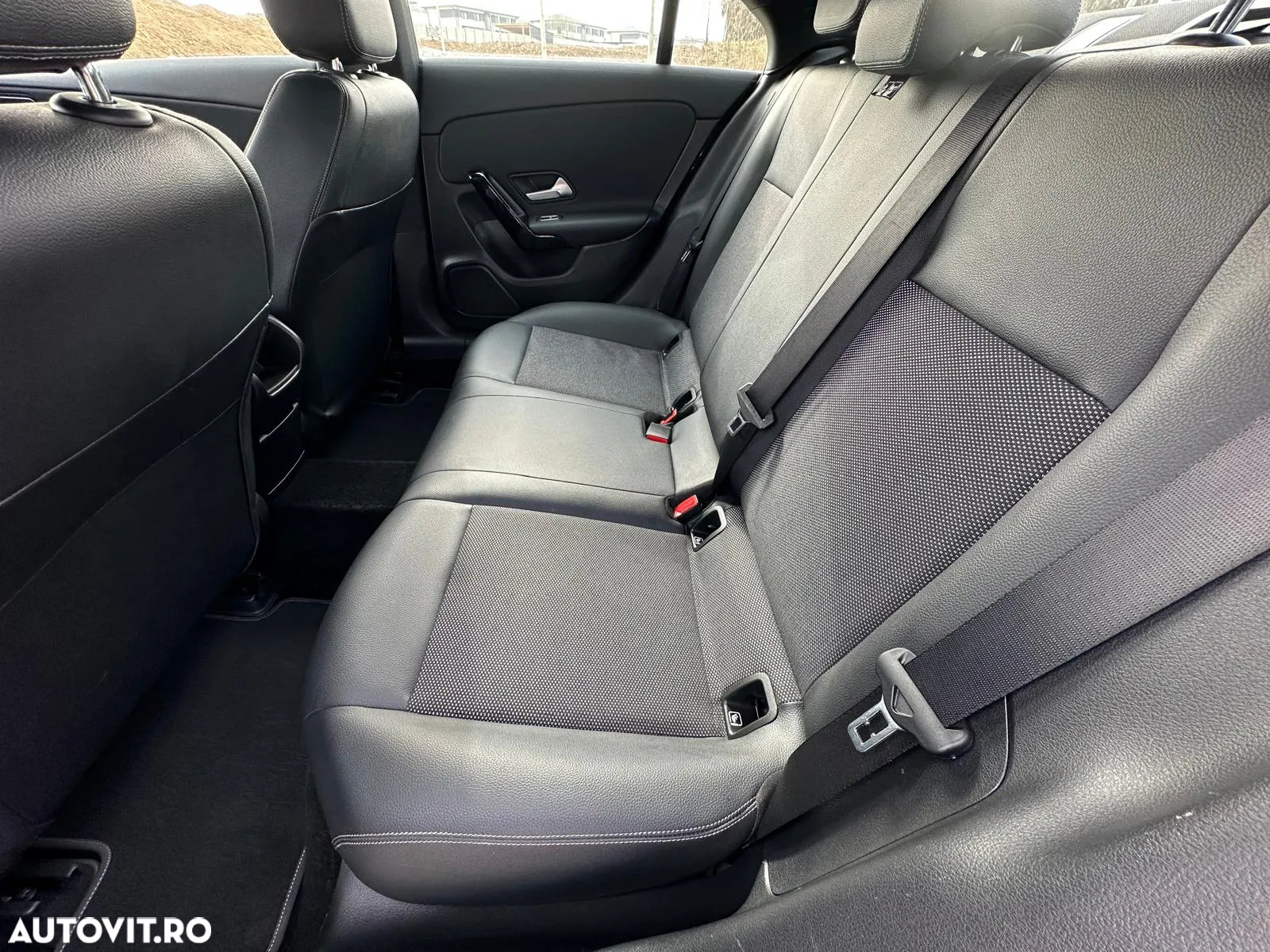 Mercedes-Benz CLA 180 d 7G-DCT - 17
