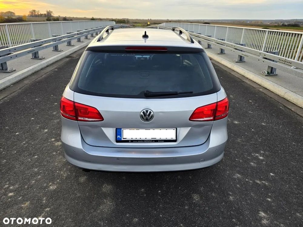 Volkswagen Passat 1.6 TDI Comfortline - 12