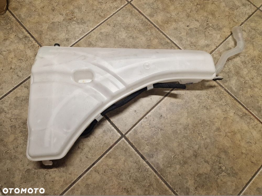 ZBIORNIK SPRYSKIWACZY POMPKA BMW X1 U11 9478798 - 2