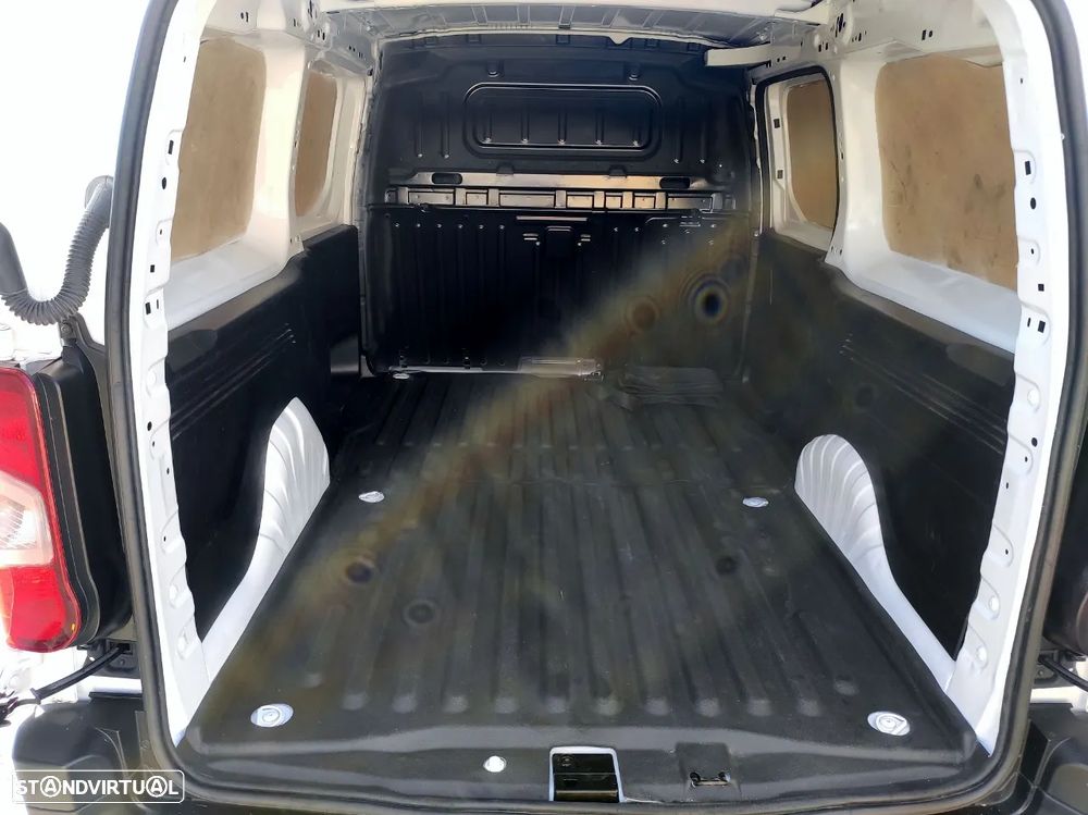 Peugeot Partner 1.5 BlueHDi Asphalt Longa - 12