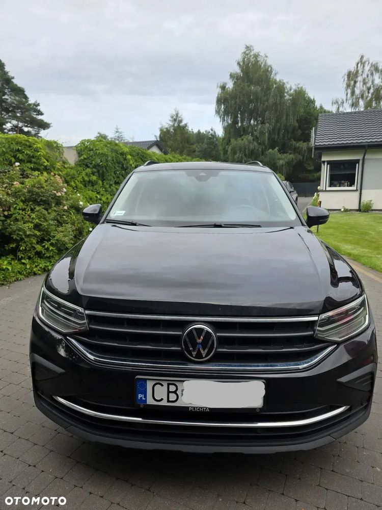 Volkswagen Tiguan - 1