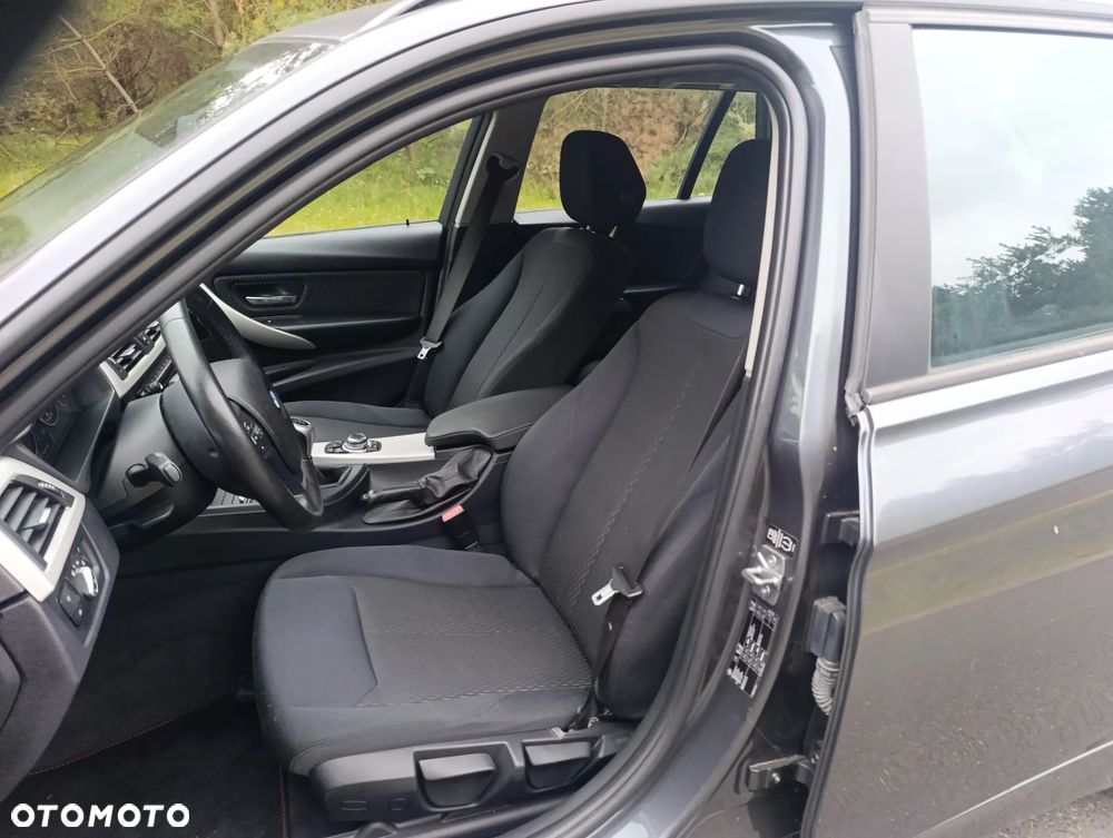 BMW Seria 3 318d DPF Edition Sport - 18