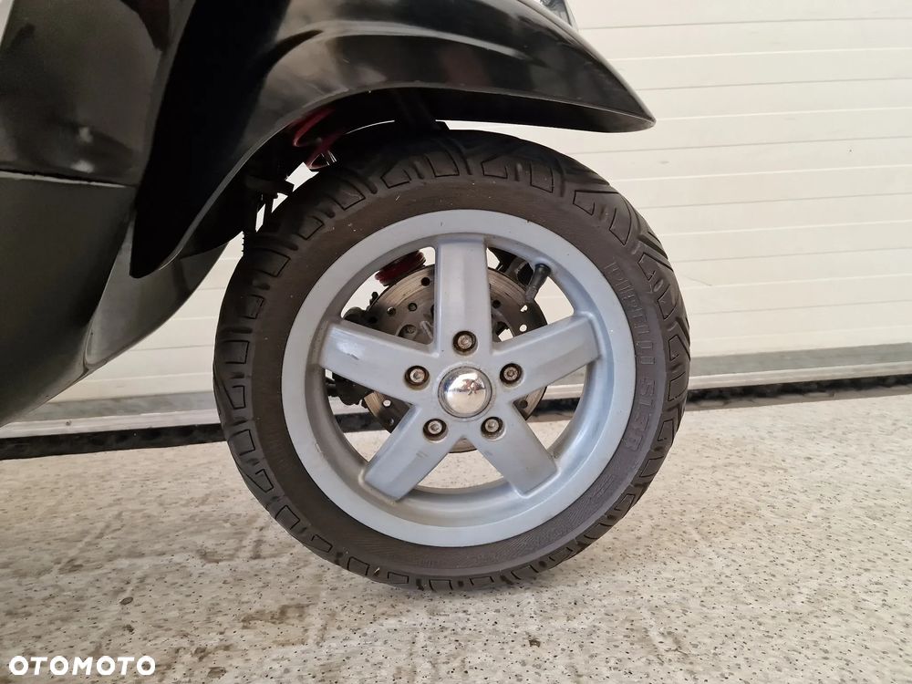 Piaggio Vespa - 20
