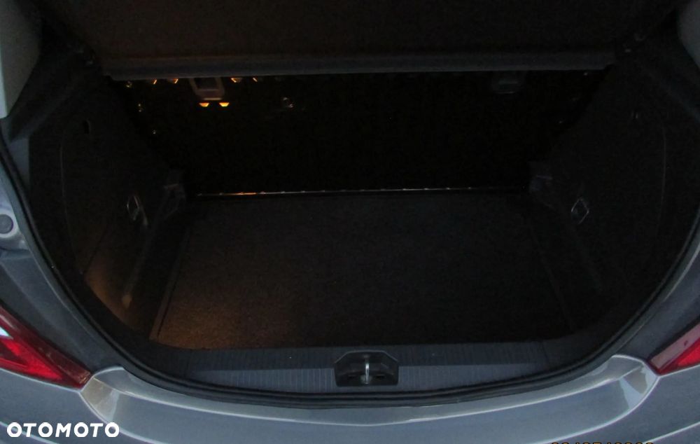 Opel Corsa 1.2 16V Cosmo - 15