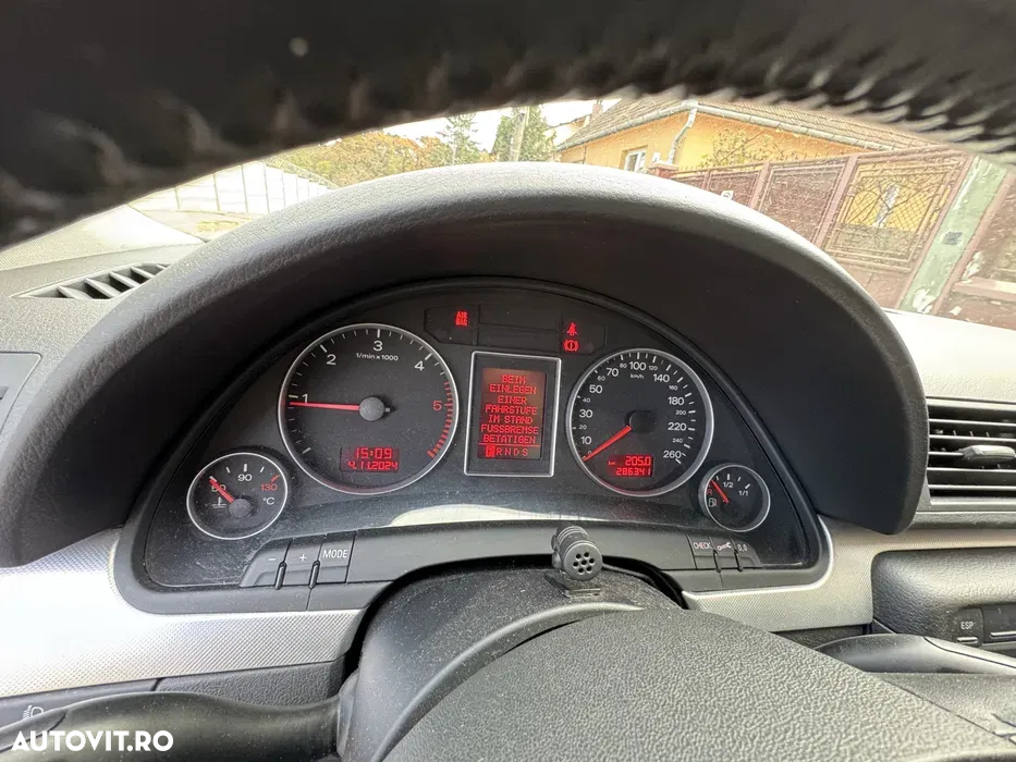 Audi A4 Avant 2.0 TDI Multitronic - 5
