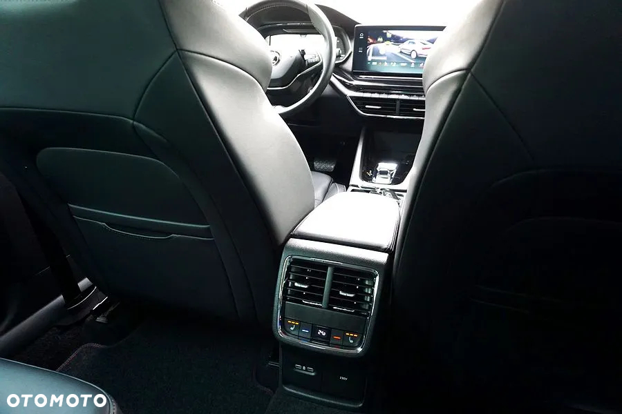 Skoda Octavia 1.5 TSI e-TEC DSG Selection Plus - 24