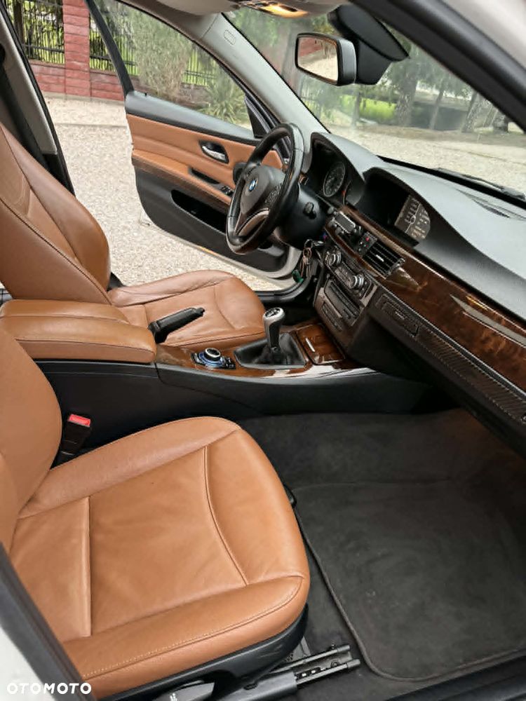 BMW Seria 3 318i - 16