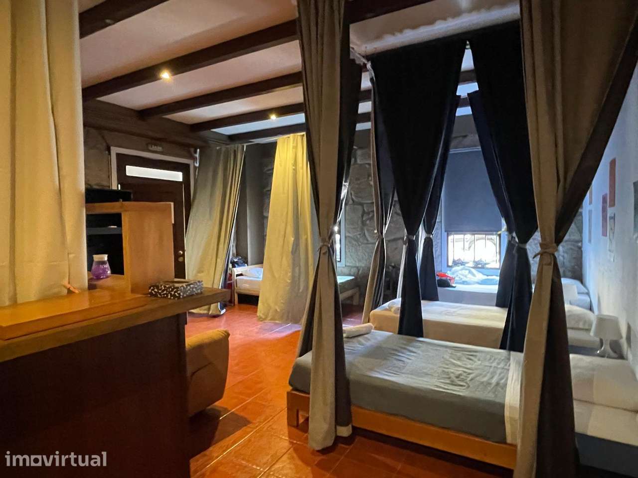 Edifício de comércio e apartamento duplex - Grande imagem: 3/15