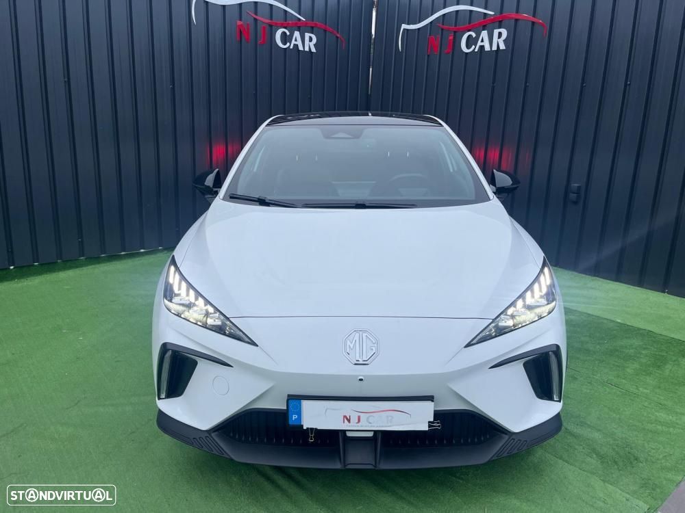 MG MG4 64 kWh Luxury - 2