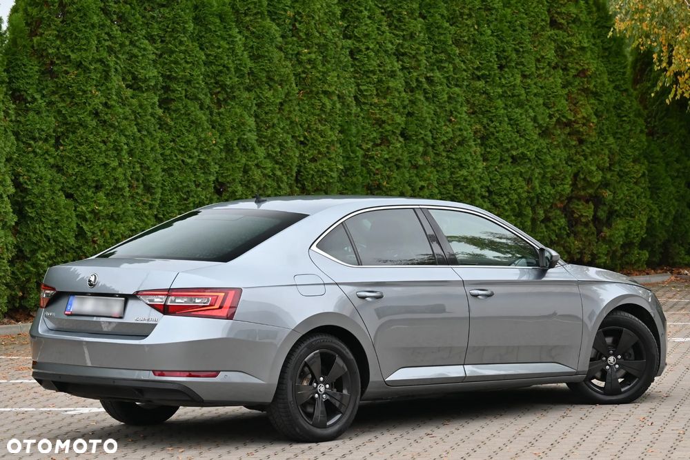 Skoda Superb 2.0 TDI DSG Premium Edition - 40