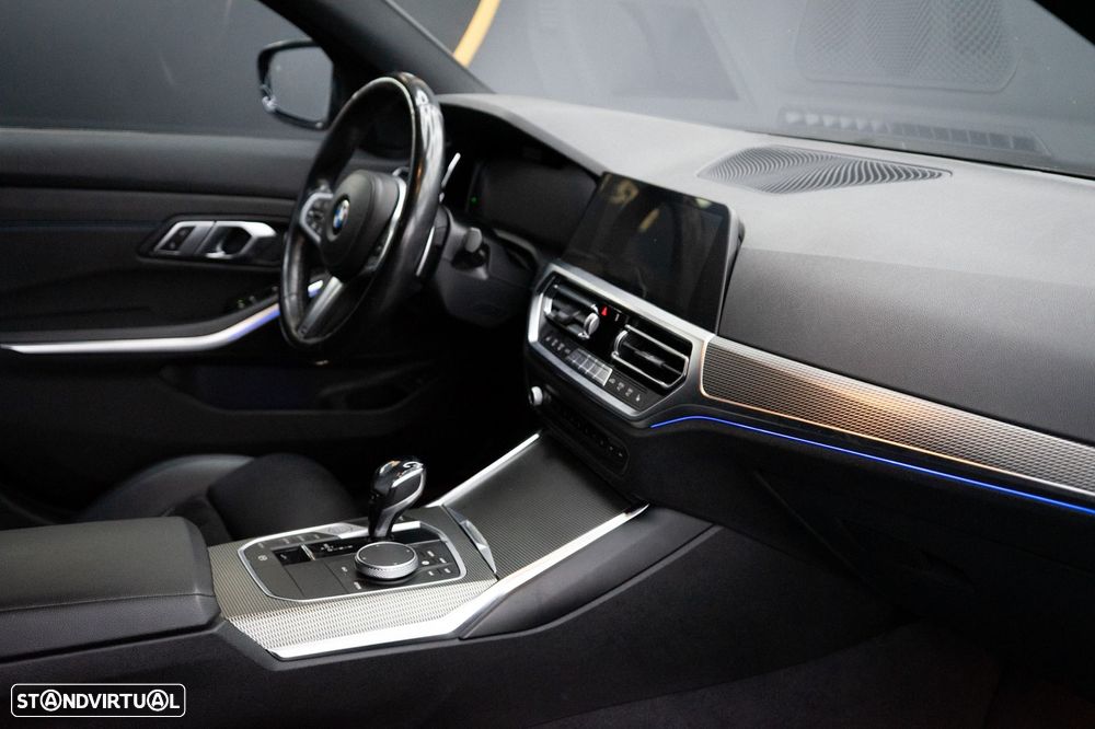 BMW 320 d Touring Pack M Shadow Auto - 28