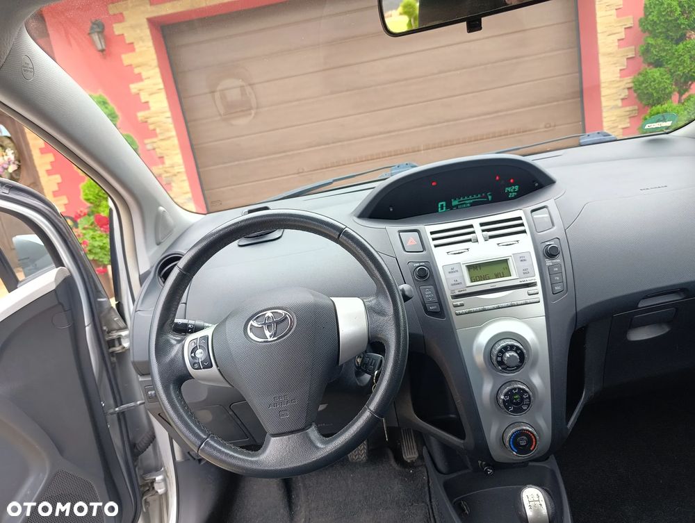 Toyota Yaris 1.0 VVT-i - 28