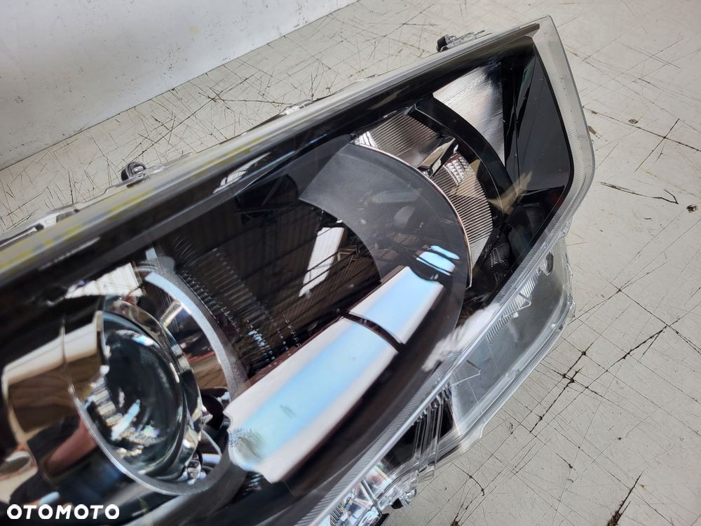 lampa przód przednia prawa toyota yaris iv 2020- - 7