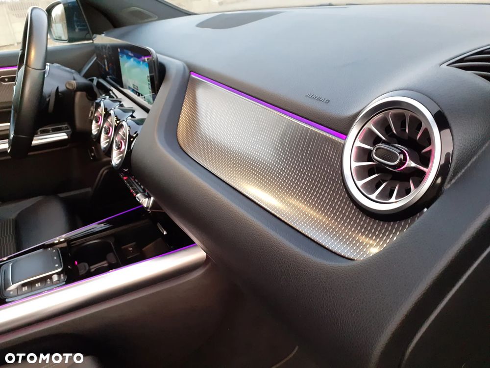 Mercedes-Benz GLA 200 Progressive - 26