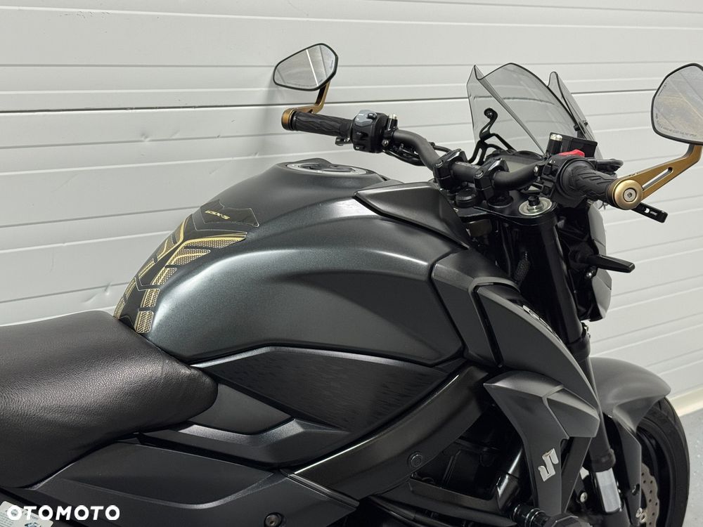 Suzuki GSX - 8