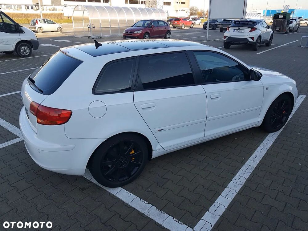 Audi A3 Sportback 2.0 TDI DPF Quattro Ambiente - 4