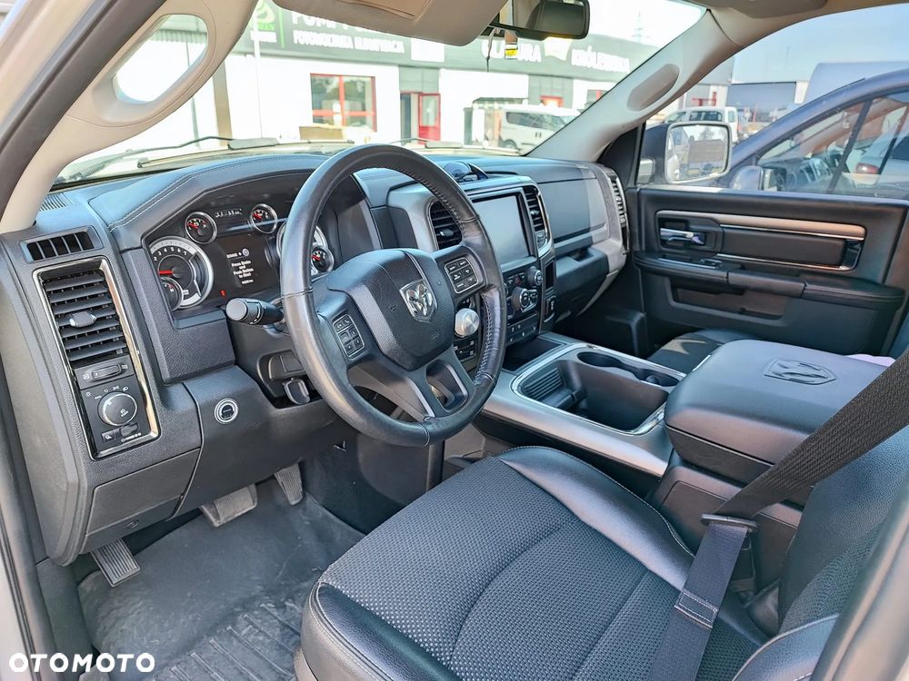 RAM 1500 Crew Cab Sport - 12