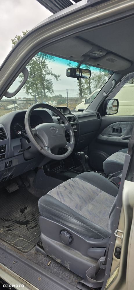 Toyota Land Cruiser - 7