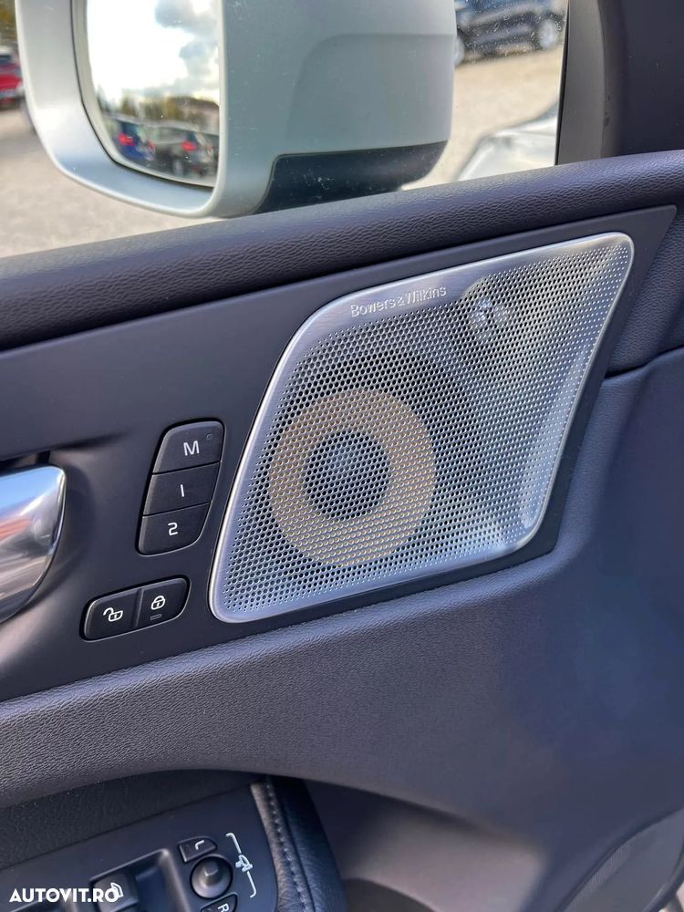 Volvo XC 60 D5 AWD R-Design - 25