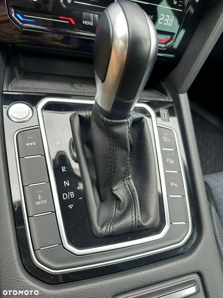 Volkswagen Passat - 26