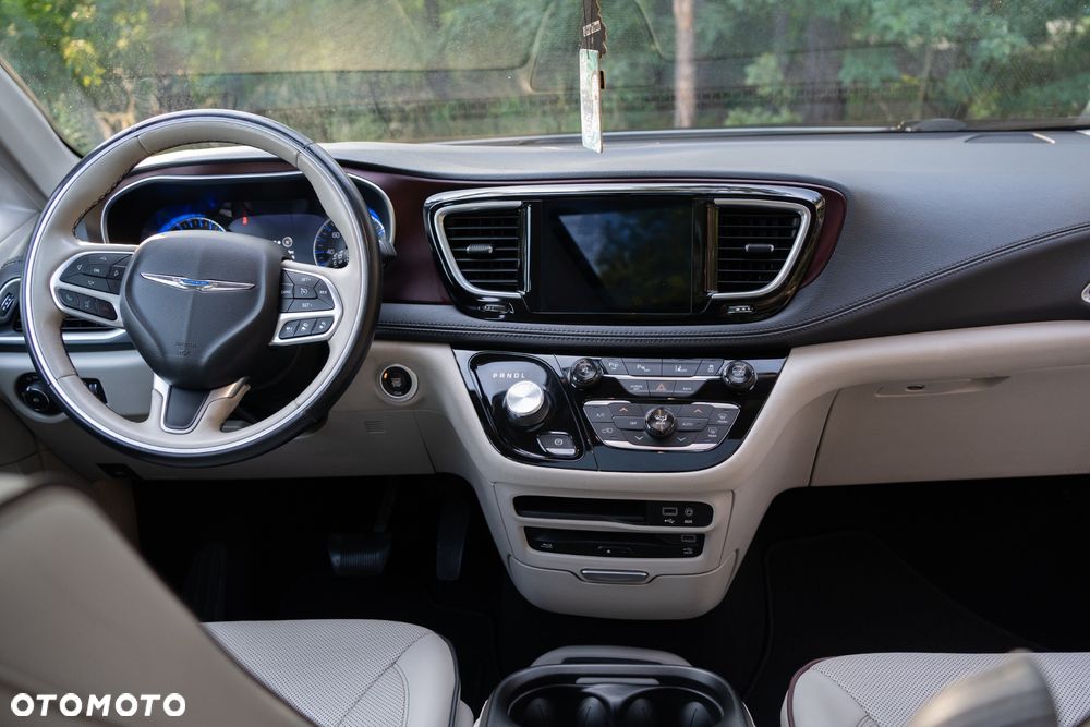 Chrysler Pacifica - 13