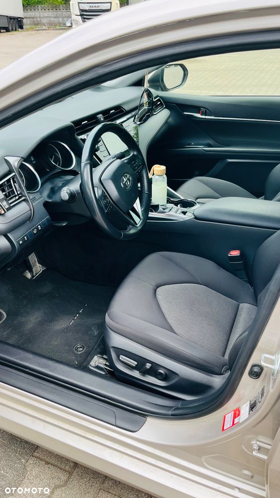 Toyota Camry 2.5 Hybrid Comfort CVT - 11