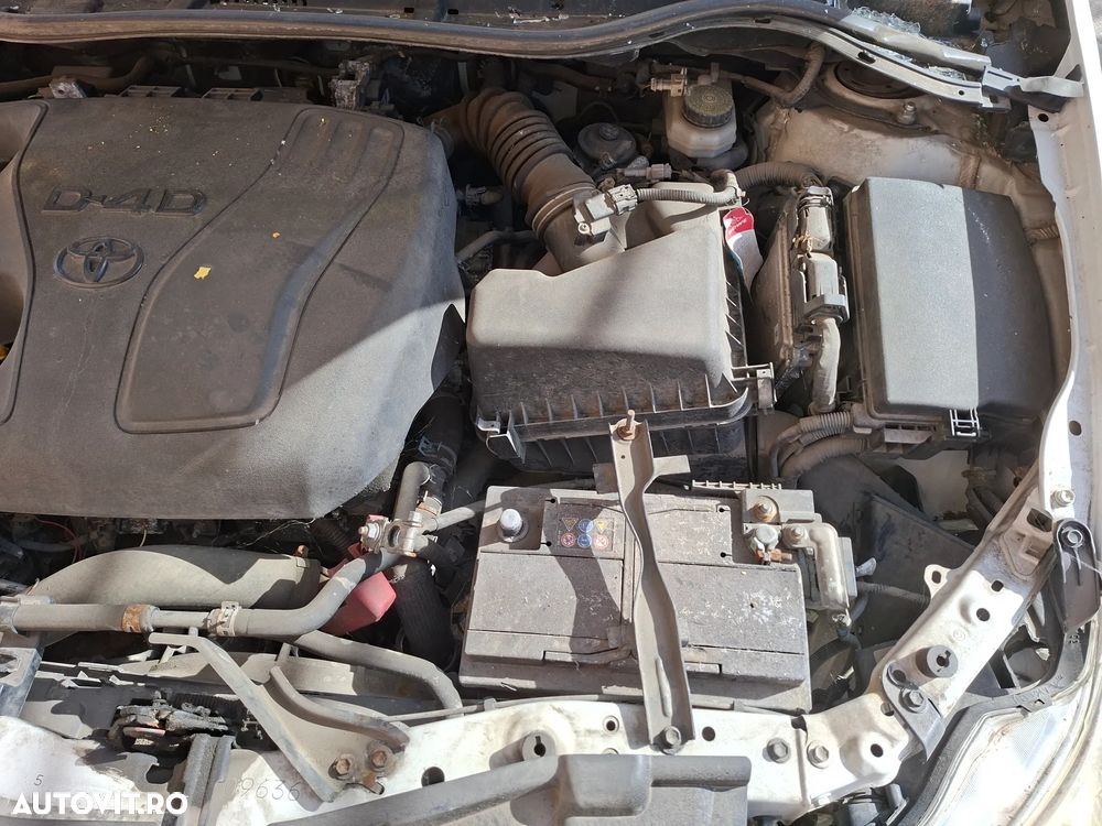 Toyota Auris 1.4 D-4D Luna - 4