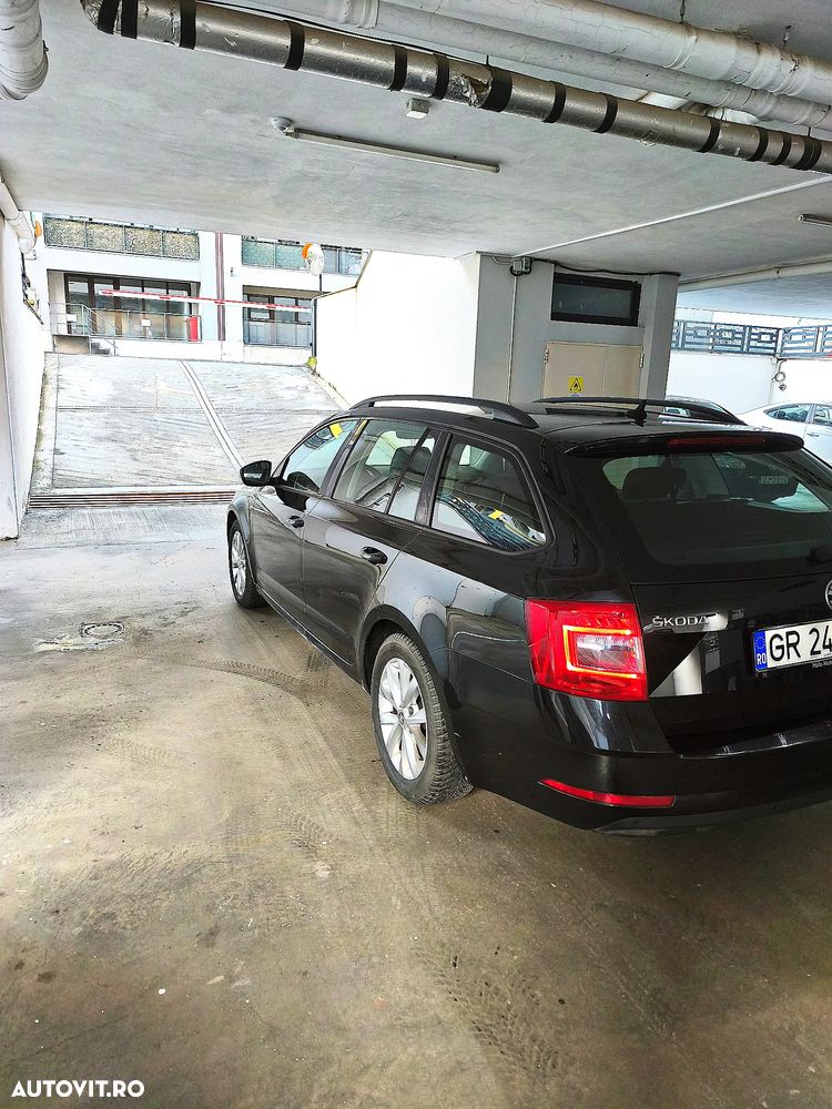 Skoda Octavia 1.6 TDI DSG Style - 3