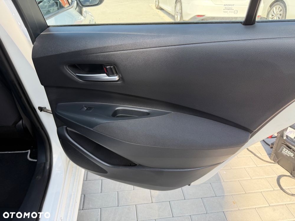 Toyota Corolla 1.8 Hybrid Comfort - 27