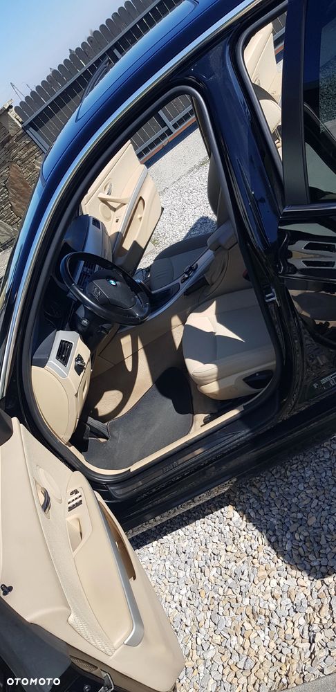 BMW Seria 3 318i - 10