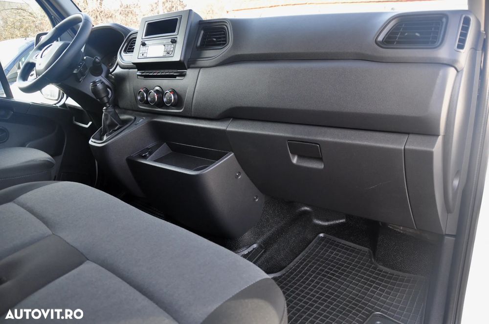 Renault Master L4H2 Van - 13