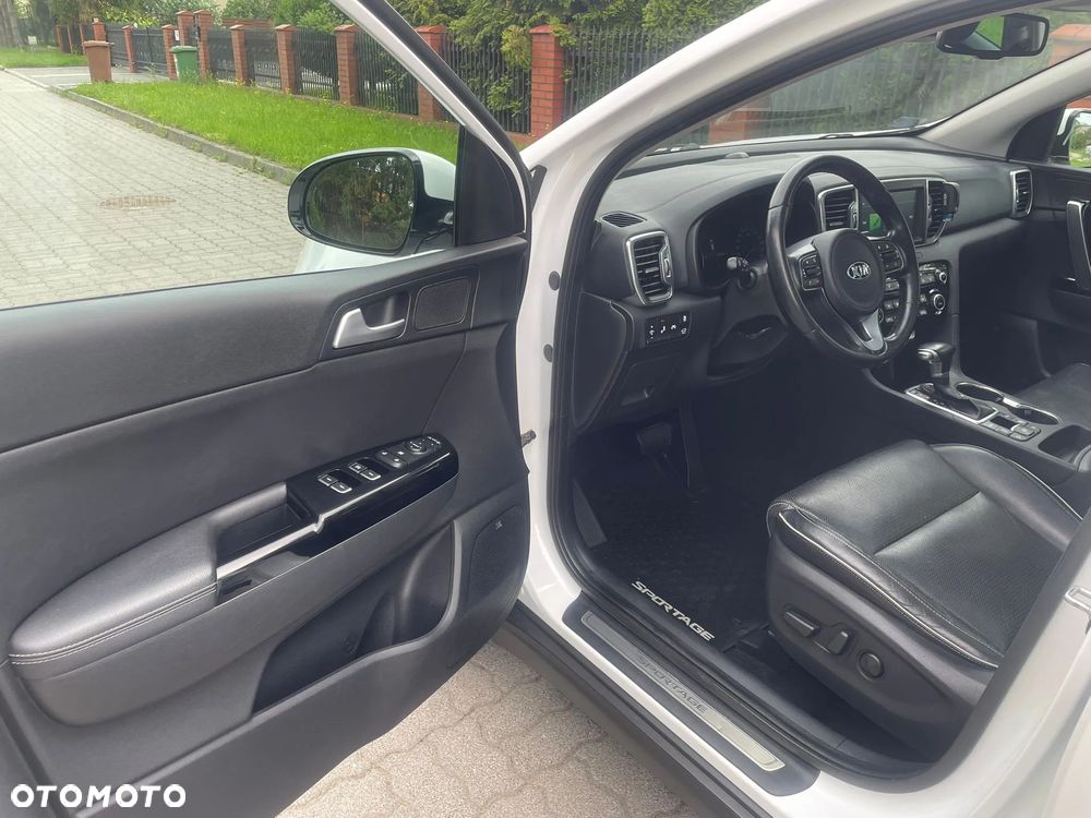 Kia Sportage 2,0 CRDI AWD Platinum - 27