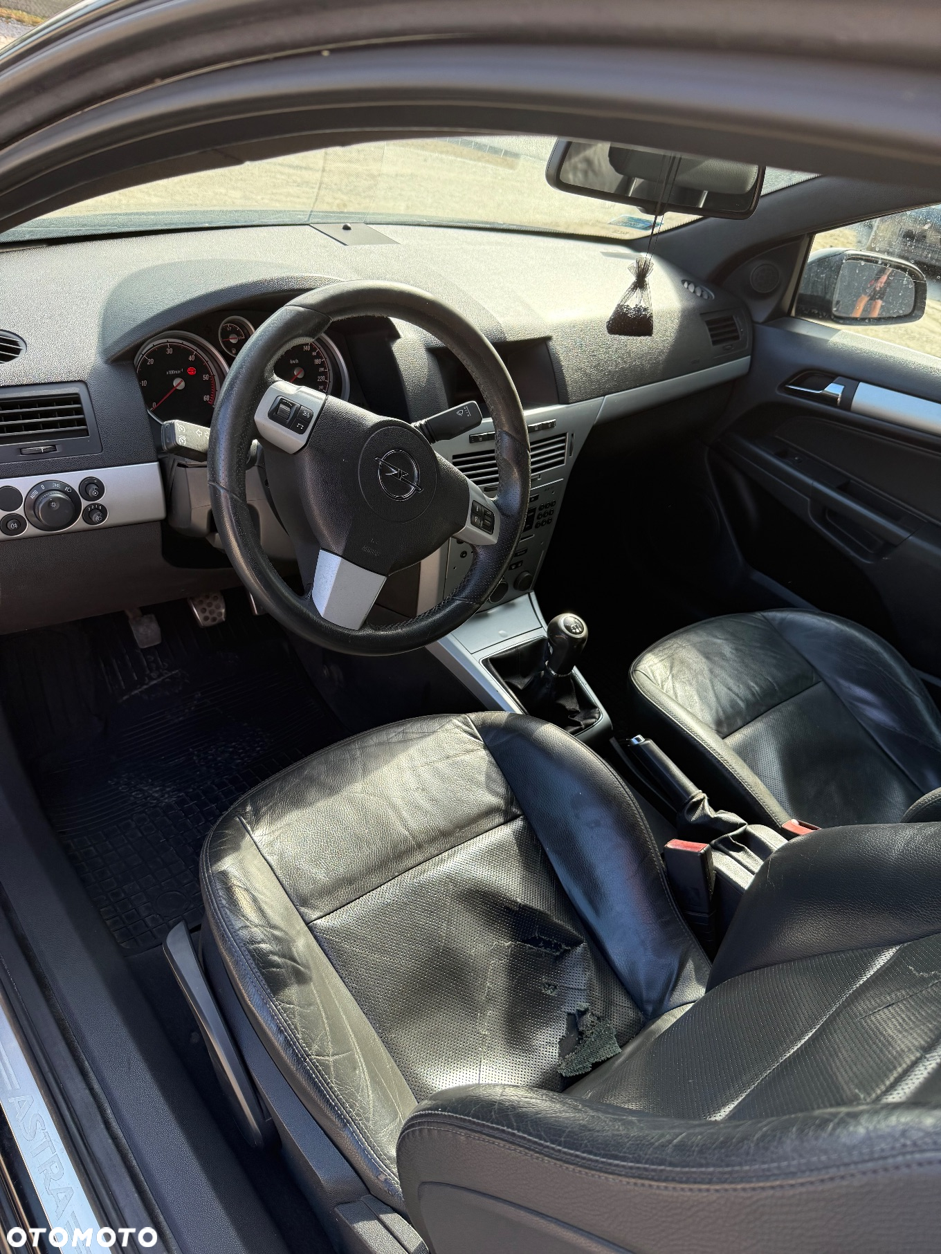 Opel Astra III GTC 1.7 CDTI 111 - 15