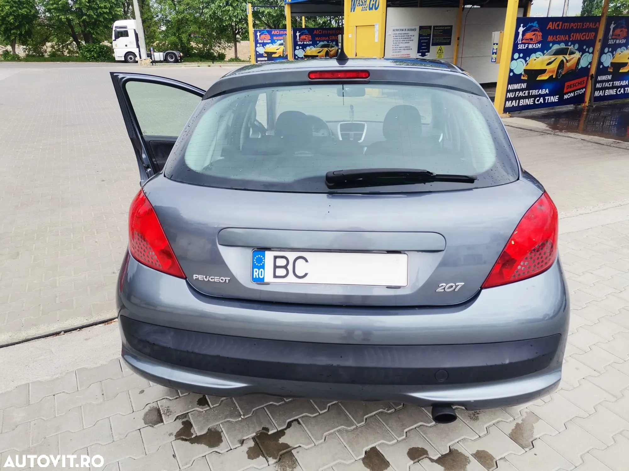 Peugeot 207 1.4 E Premium - 5