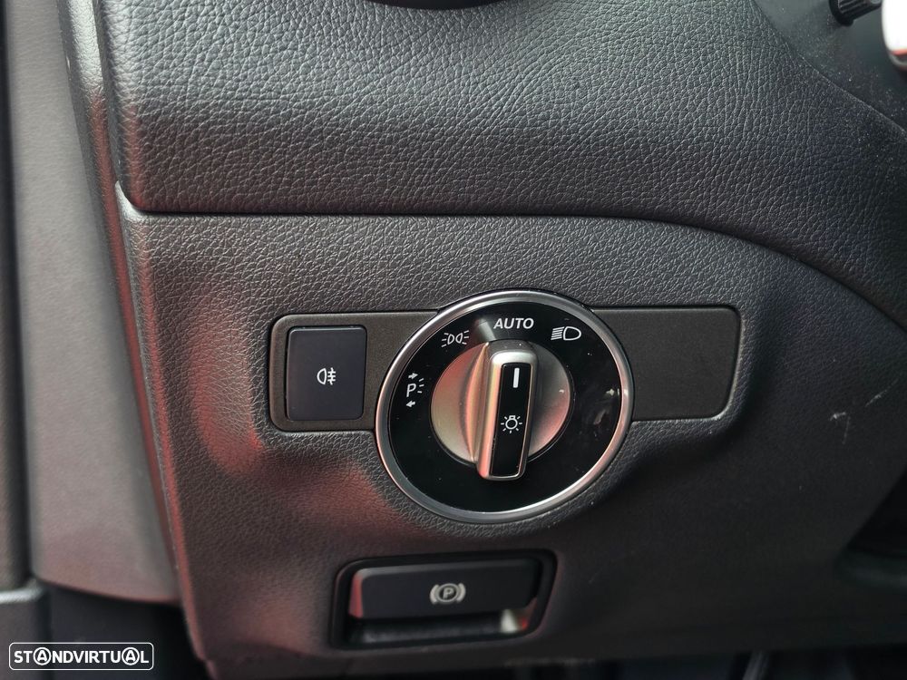 Mercedes-Benz GLA 200 Urban Aut. - 19