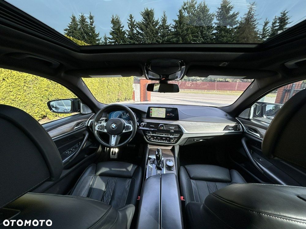 BMW Seria 5 M550i xDrive sport - 7